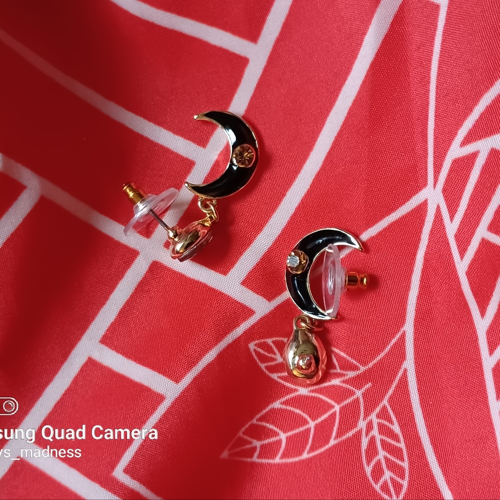 Imqgine  midnight black 🌙 , drop earrings able to take any outfit to  new level